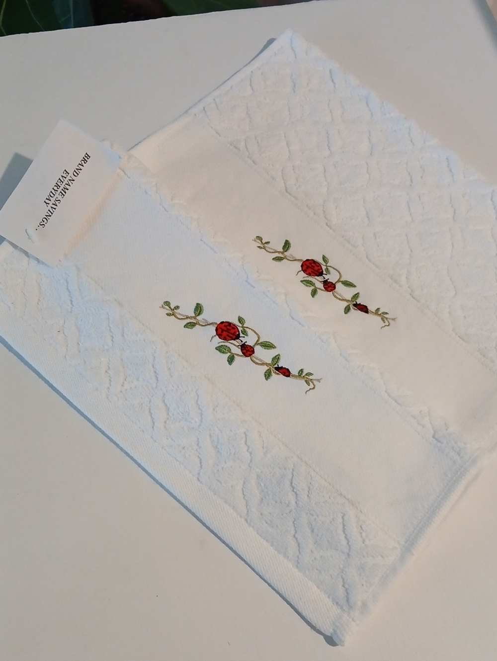 Ladybugs Fingertip Guest Towels 100% Cotton HOME SPA Portugal 12x18" Set Of 2